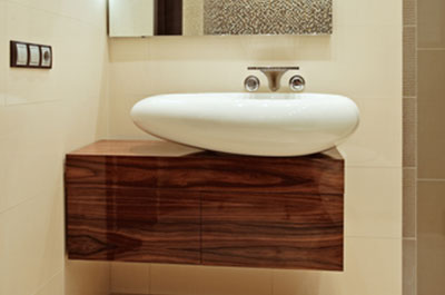 Bespoke white walk-in Wardobe